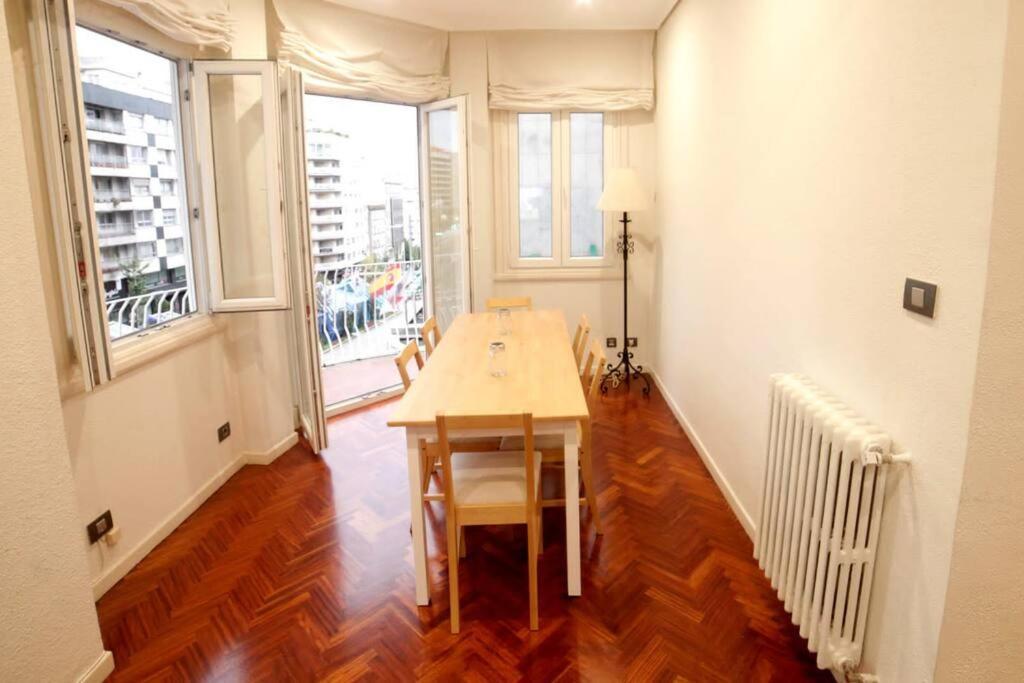 Piso Lujo En Gran Via Con Garaje Apartamento Vigo Exterior foto